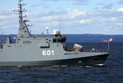 Uwaga: Ewakuacja z powodu niewybuchu!