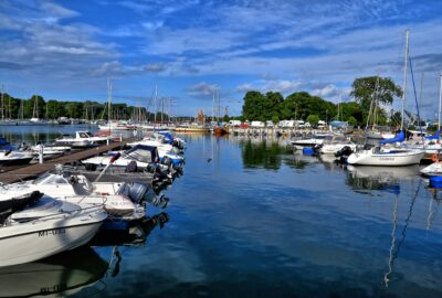 Zacumuj Bezpiecznie w Krainie 44 Wysp - Mariny Uznam